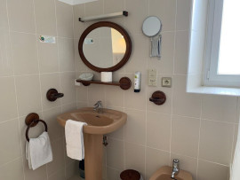 
                                                                                        Vente
                                                                                         À vendre - Hôtel-Restaurant 2 étoiles de 16 chambres à Seilhac - Corrèze (19)