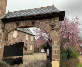 
                                                                                        Vente
                                                                                         À vendre – Hôtel-Restaurant de 12 chambres et 110 couverts à Varetz – Corrèze (19)
