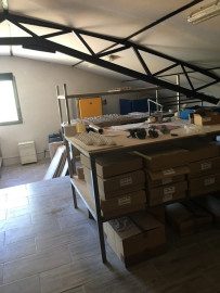 
                                                                                        Vente
                                                                                         À Vendre – Local d'activités de 470 m² à Mormoiron – Vaucluse (84)