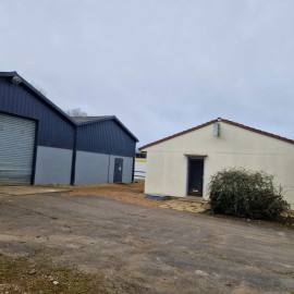 
                                                                                        Vente
                                                                                         À vendre – Local d'activités de 570 m² à Évreux – Eure (27)