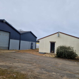 
                                                                                        Vente
                                                                                         À vendre – Local d'activités de 570 m² à Évreux – Eure (27)