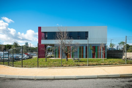 
                                                                                        Location
                                                                                         À vendre/louer - Bureaux et ateliers d'une superficie totale de 3 000 m² dans le Gard