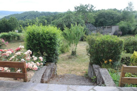 
                                                                                        Vente
                                                                                         À vendre - Magnifique bâtisse du XVIIIème à Monceaux-sur-Dordogne - Corrèze (19)