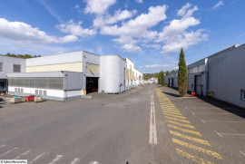 
                                                                                        Location
                                                                                         À vendre ou à louer - Entrepôts industriels à partir de 922,3 m² à Viviez - Aveyron (12)