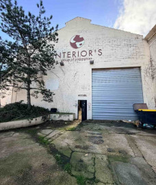 
                                                                                        Location
                                                                                         À vendre ou à louer – Local d'activités de 3 468 m² au Havre – Seine-Maritime (76)