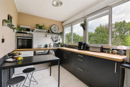 
                                                                                        Vente
                                                                                         À VENDRE – T3 de 69 m² avec balcon à Pessac