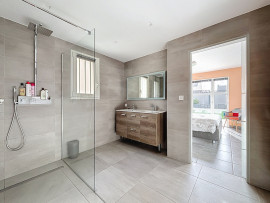 
                                                                                        Vente
                                                                                         AGNEAUX- LA PALIERE - Maison d'architecte avec autonomie de 