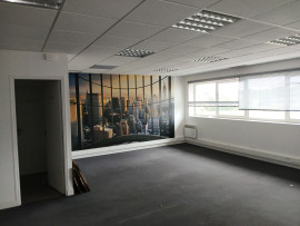 
                                                                                        Location
                                                                                         AGNEAUX : Local professionnel