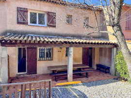 
                                                                                        Vente
                                                                                         Aiguines, maison mitoyenne avec jardin