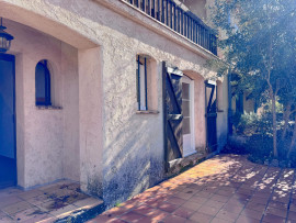 
                                                                                        Vente
                                                                                         Aiguines, maison mitoyenne avec jardin