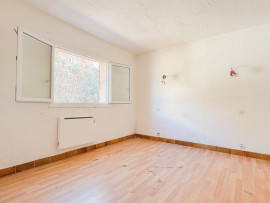 
                                                                                        Vente
                                                                                         Aiguines, maison mitoyenne avec jardin