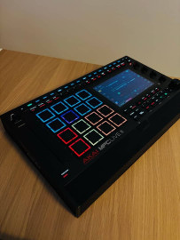 
                                                                                        Instrument de musique
                                                                                         Akai - MPC Live III