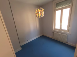 
                                                                                        Vente
                                                                                         Amiénoise 4 chambres cour, grenier, cave Amiens