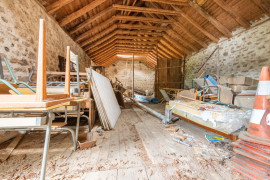 
                                                                                        Vente
                                                                                         Ancienne ferme de 880 m² au Val d'Arcomie (15)