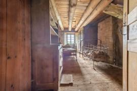 
                                                                                        Vente
                                                                                         Ancienne ferme de 880 m² au Val d'Arcomie (15)