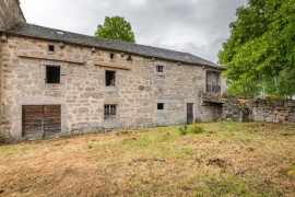 
                                                                                        Vente
                                                                                         Ancienne ferme de 880 m² au Val d'Arcomie (15)