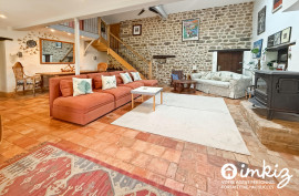 
                                                                                        Vente
                                                                                         Ancienne maison de ferme de 240 m2 (8 pièces)