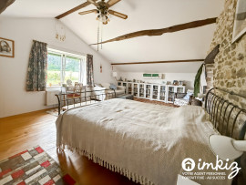 
                                                                                        Vente
                                                                                         Ancienne maison de ferme de 240 m2 (8 pièces)
