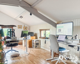 
                                                                                        Vente
                                                                                         Ancienne maison de ferme de 240 m2 (8 pièces)