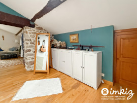 
                                                                                        Vente
                                                                                         Ancienne maison de ferme de 240 m2 (8 pièces)
