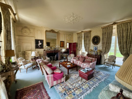 
                                                                                        Vente
                                                                                         ANCIENNE SEIGNEURIE DU XVIIe CHARENTE-MARITIME 10 HA