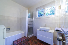 
                                                                                        Vente
                                                                                         Antibes – La Badine, le charme rare d’une maison