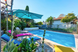 Vente
ANTIBES - LA BADINE : Villa avec piscine et dépendance, au calme