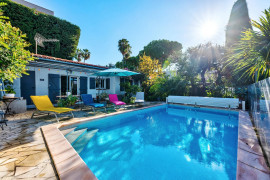 Vente
ANTIBES - LA BADINE : Villa avec piscine et dépendance, au calme