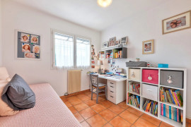 Vente
ANTIBES - LA BADINE : Villa avec piscine et dépendance, au calme