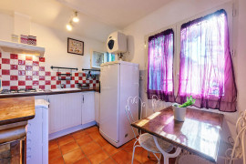 Vente
ANTIBES - LA BADINE : Villa avec piscine et dépendance, au calme