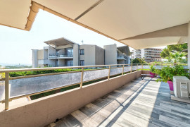 Vente
ANTIBES - MOYENNES BREGUIERES : 2 pièces, vaste terrasse, vue me