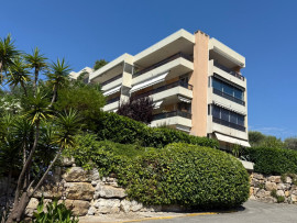 Vente
Antibes - Superbe appartement 3 pièce(s) 64m2 env Terrasse Piscine Garage Cave