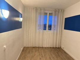 
                                                                                        Location
                                                                                         Apparemment lumineux vue sur cathédrale