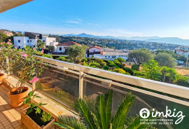 
                                                                                        Vente
                                                                                         Appart 3 pièces avec piscine et vue panoramique