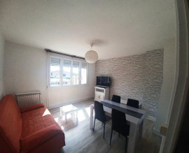 
                                                                                        Location
                                                                                         Appart. 4 pièces 65m² meublé avec parking et cave