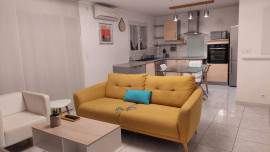 
                                                                                        Location
                                                                                         Appart avec jardin