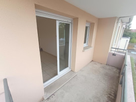 
                                                                                        Location
                                                                                         Appartement 1 chambre bureau balcon parking