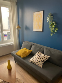 
                                                                                        Location
                                                                                         Appartement 1 pièce entièrement meublé et rénové avec goût à Lyon 7