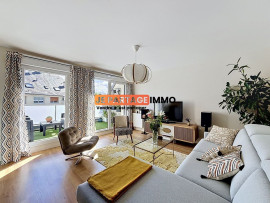 
                                                                                        Vente
                                                                                         Appartement · 102 m² · 3 pièces