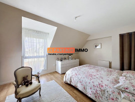 
                                                                                        Vente
                                                                                         Appartement · 102 m² · 3 pièces