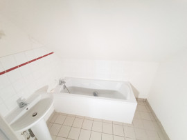 Location
Appartement 2/3 chambres avec parking, Talmas