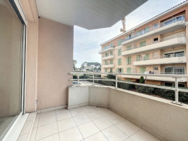 
                                                                                        Location
                                                                                         Appartement  - 2 pièces  - 35.82 m²