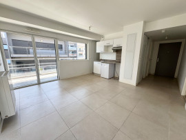 
                                                                                        Vente
                                                                                         Appartement 2 pièces - 40m2 - Balcon & Parking