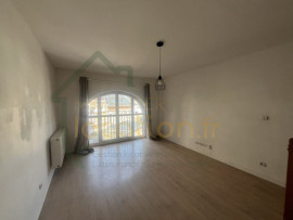 Location
Appartement 2 pièces 50m2 en Duplex dans une résidence calme en centre-ville de SAINT-QUENTIN