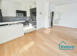 
                                                                                        Vente
                                                                                         Appartement 2 pièces à vendre - Paris 14 - Balcon