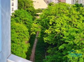 
                                                                                        Vente
                                                                                         Appartement 2 pièces à vendre - Paris 14 - Balcon