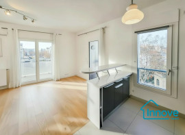 
                                                                                        Vente
                                                                                         Appartement 2 pièces à vendre - Paris 14 - Balcon
