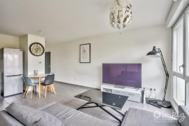 
                                                                                        Vente
                                                                                         Appartement 2 pièces avec balcon sans vis à vis