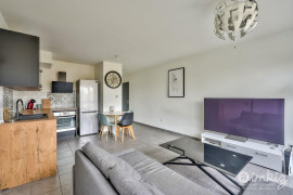 
                                                                                        Vente
                                                                                         Appartement 2 pièces avec balcon sans vis à vis