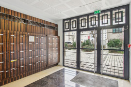 
                                                                                        Vente
                                                                                         Appartement 2 pièces avec balcon - Suresnes